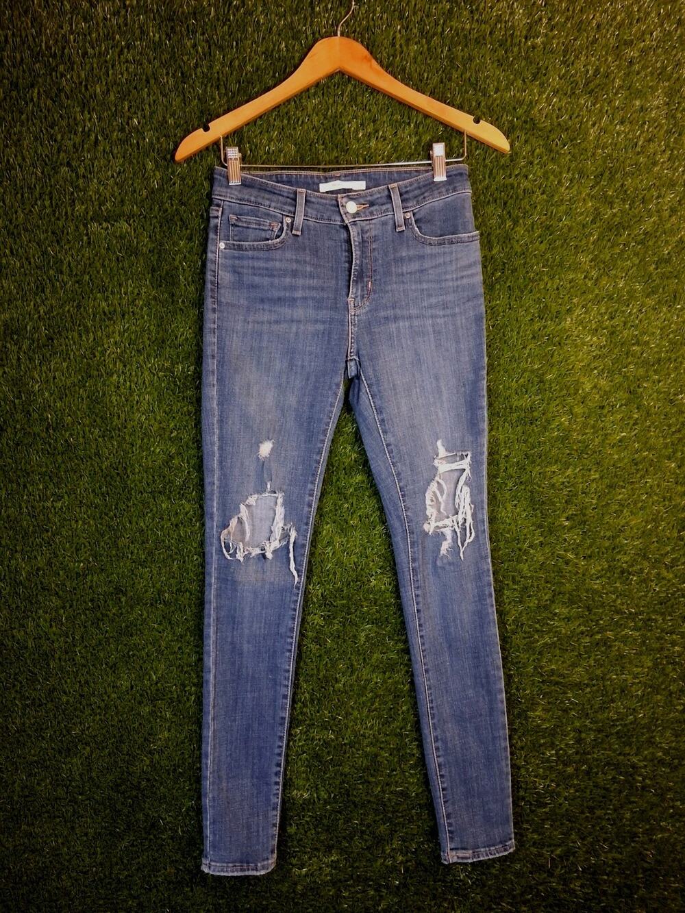 Levi's 711 Skinny Jeans Women's 26x30 Medium Wash Distressed Ripped Mid Rise